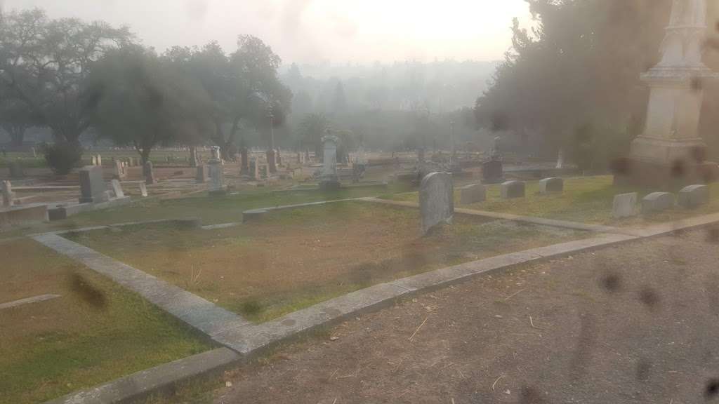 Calvary Catholic Cemetery | 304 Magnolia Ave, Petaluma, CA 94952, USA | Phone: (707) 762-8462