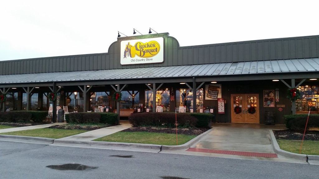 Cracker Barrel Old Country Store | 1855 W Diehl Rd, Naperville, IL 60563, USA | Phone: (630) 778-6699