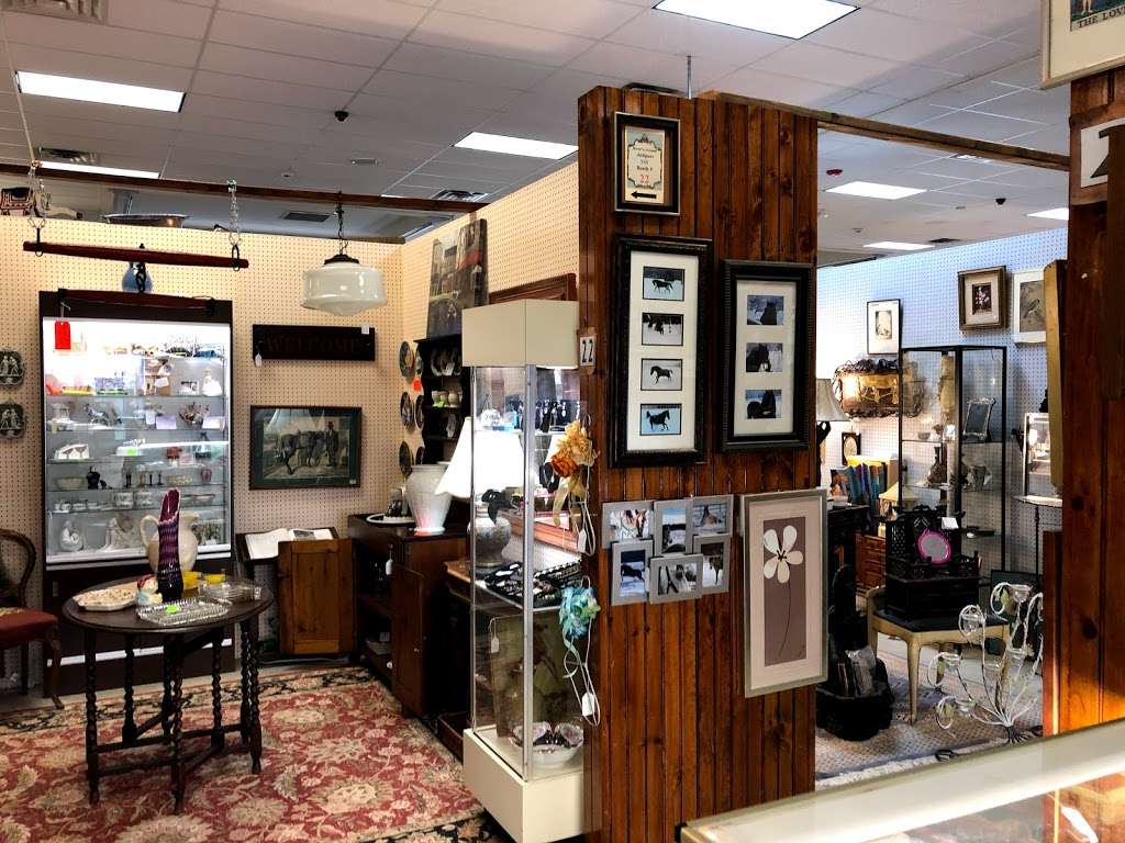 COLUMBUS ANTIQUES MALL LLC | 2885 US-206, Columbus, NJ 08022, USA | Phone: (609) 267-0425