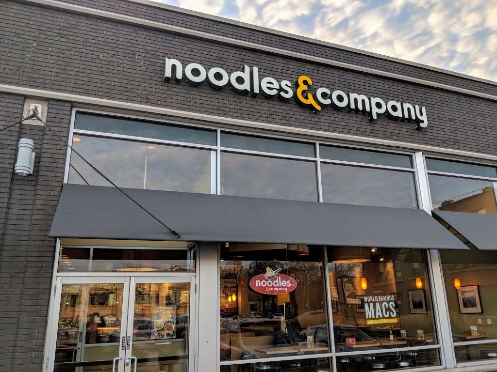 Noodles and Company | 2000 N Clybourn Ave, Chicago, IL 60614, USA | Phone: (773) 868-0990