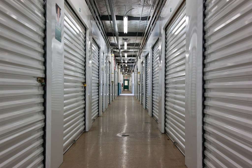 Extra Space Storage | 8251 W 159th St, Tinley Park, IL 60477, USA | Phone: (708) 429-0850