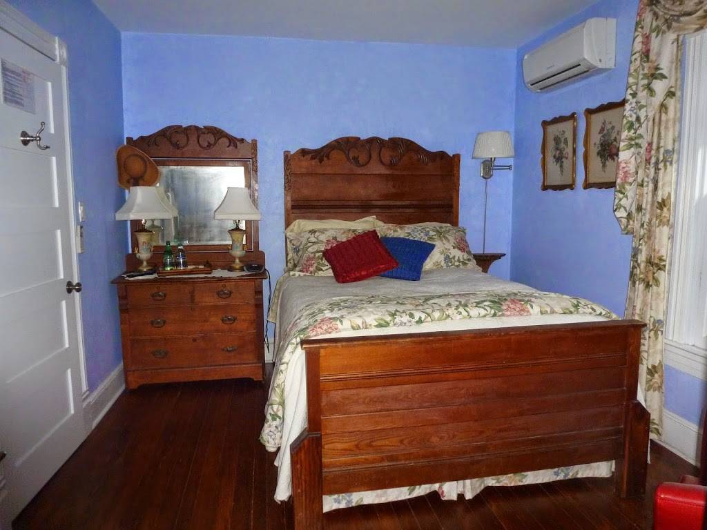 Back Inn Time B&B | 445 Irvington Rd, Kilmarnock, VA 22482, USA | Phone: (804) 435-2318