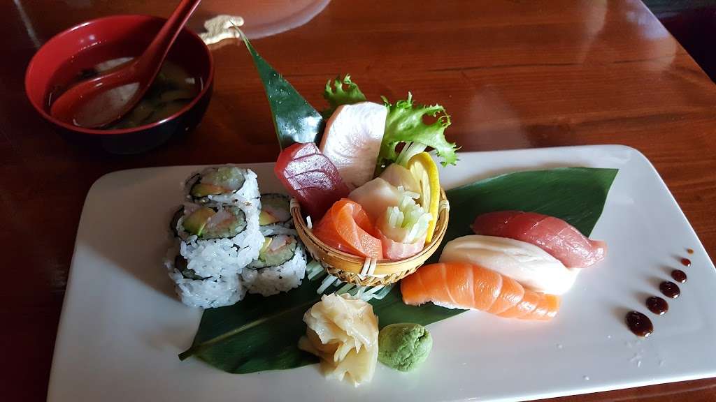 Fo Japanese Bistro | 5081 Waterway Dr, Dumfries, VA 22025, USA | Phone: (703) 680-1888