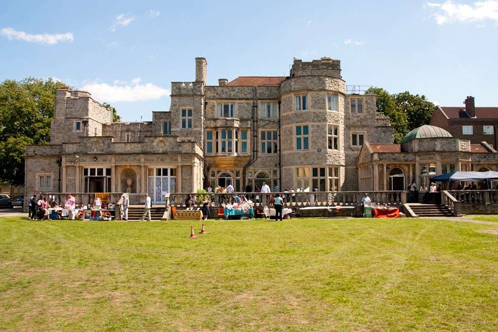 Kingswood Community Centre - Wedding Venue Crystal Palace | Kingswood House, Seeley Drive, London, Crystal Palace SE21 8QN, UK | Phone: 020 7525 6441