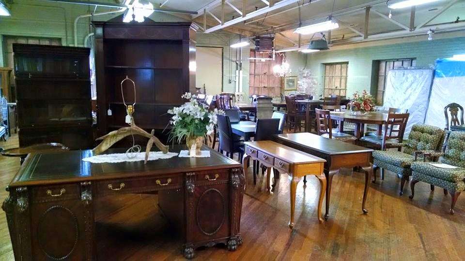 DeLongs Furniture and Antiques | 338 Main St, Shoemakersville, PA 19555, USA | Phone: (610) 562-0432