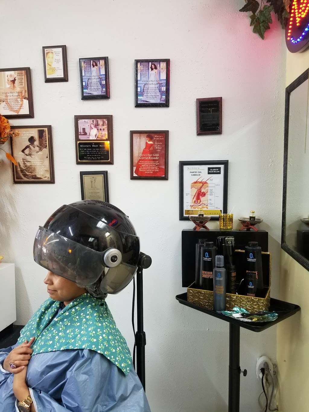 Glorias Hair Salon Inc | 4264, 9645 E Colonial Dr # 107, Orlando, FL 32817, USA | Phone: (407) 275-6494