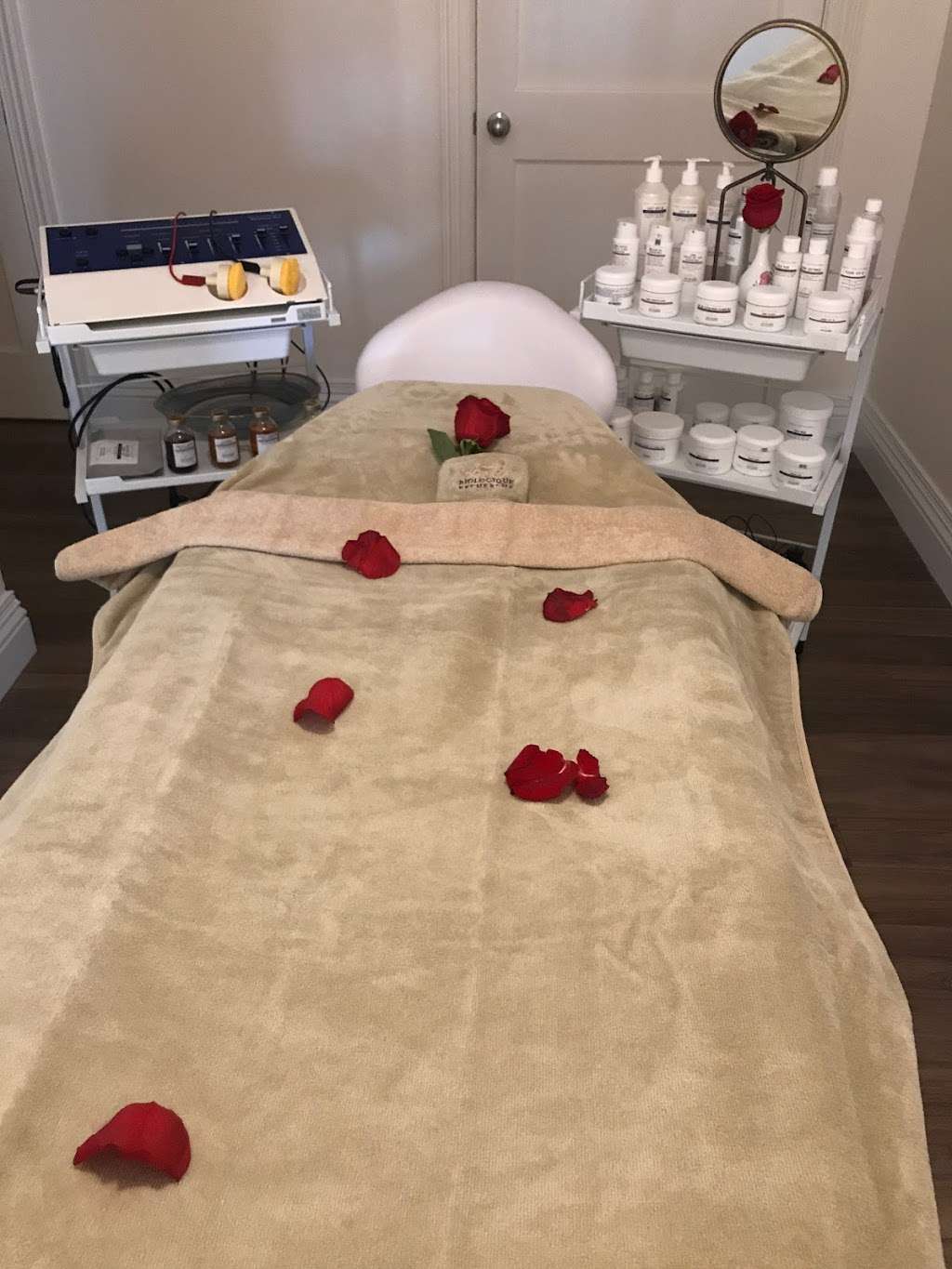 Spa de Beauté | 2 Main St, Roslyn, NY 11576, USA | Phone: (516) 455-9680