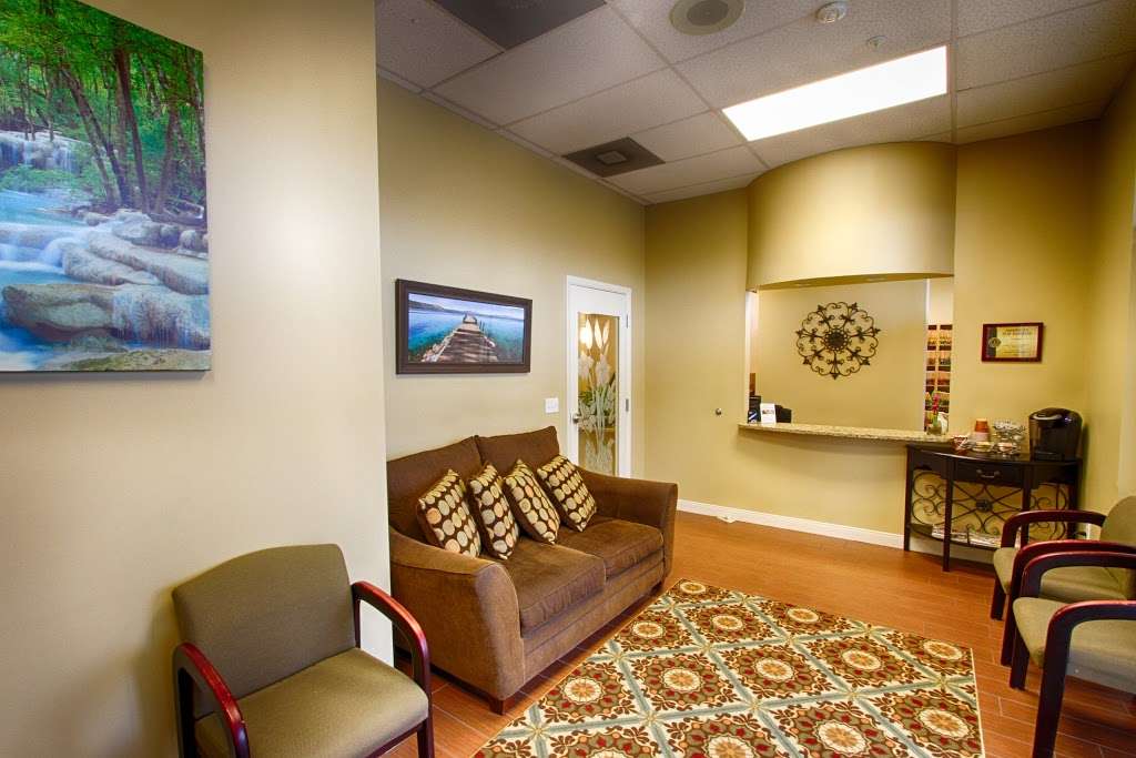 Alafaya Dental Associates | 12231 E Colonial Dr #150, Orlando, FL 32826, USA | Phone: (407) 381-1960