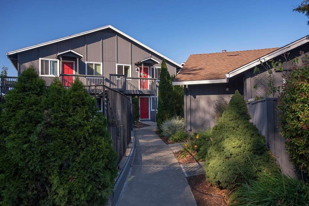 Spring Lake Apartment Homes | 3732 Ahl Park Ct, Santa Rosa, CA 95405, USA | Phone: (707) 668-7011