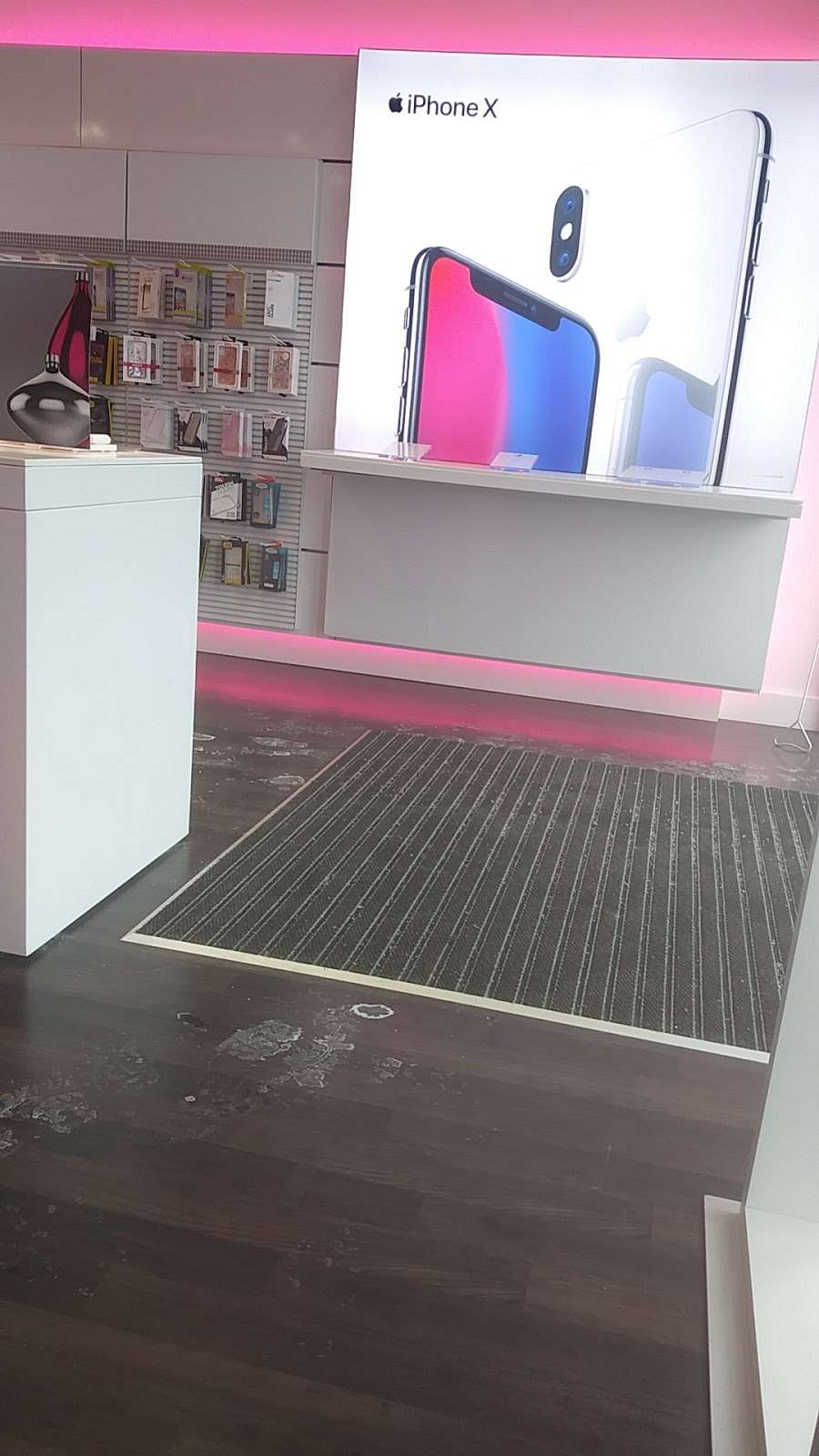 T-Mobile | 2460 Market St NE, Washington, DC 20018 | Phone: (202) 470-3699