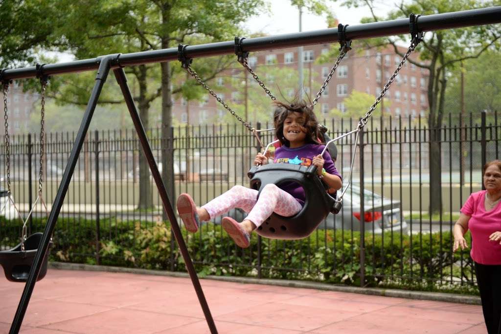 Lopez Playground | Forest av and, Clove Rd, Staten Island, NY 10310, USA | Phone: (212) 639-9675