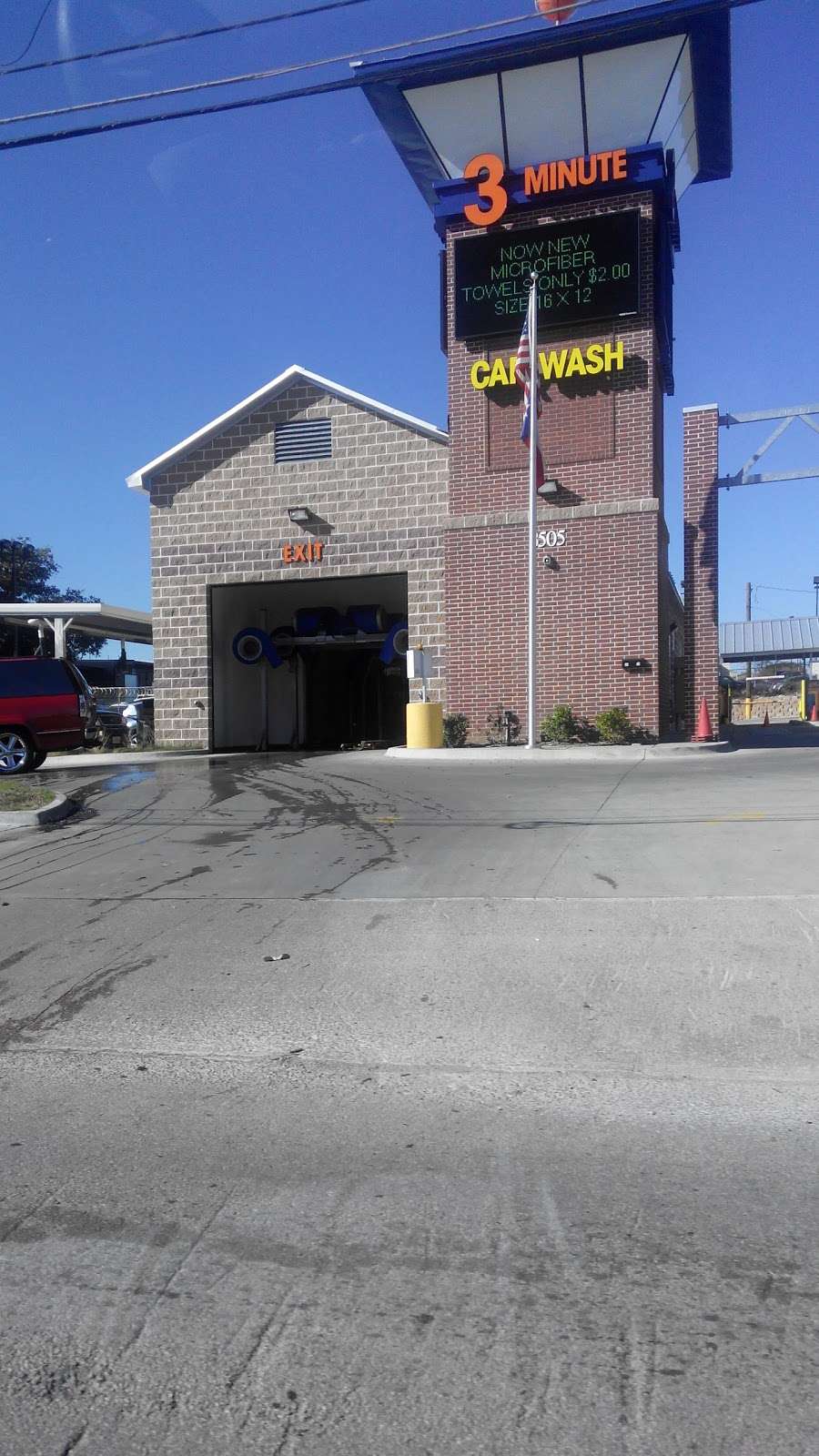 Jett Express Car Wash | 3505 W Northwest Hwy, Dallas, TX 75220, USA | Phone: (214) 350-1200