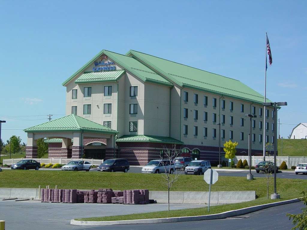 Holiday Inn Express Breezewood | 16503 Lincoln Hwy, Breezewood, PA 15533 | Phone: (814) 735-7666