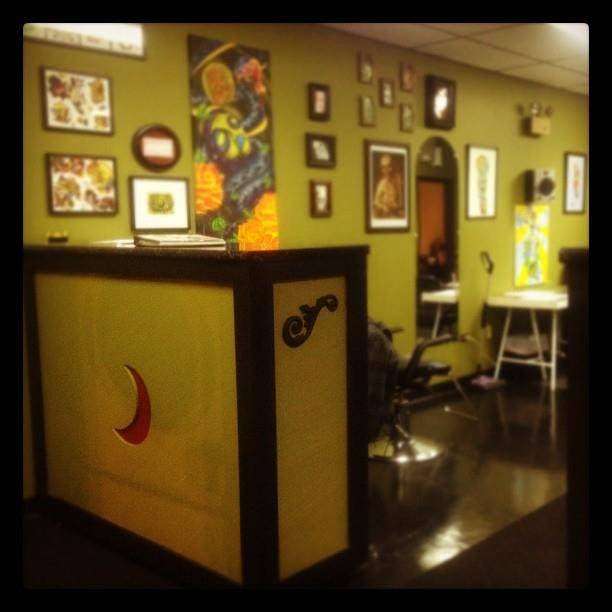 Red Moon Custom Tattoo and Piercing | 5704 W 111th St, Chicago Ridge, IL 60441, USA | Phone: (708) 499-7890