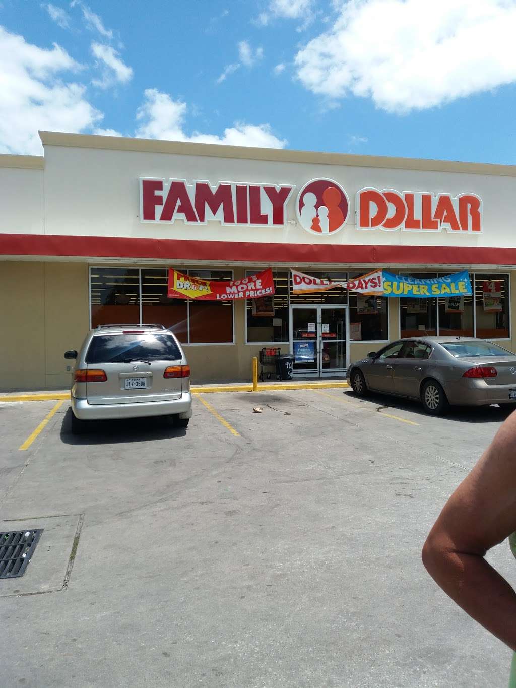 Family Dollar | 901 Shaver St ste a, Pasadena, TX 77506, USA | Phone: (713) 477-1190