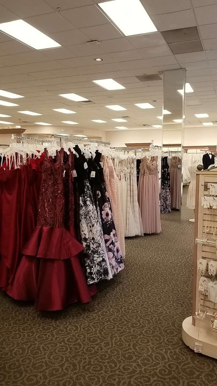 Davids Bridal | 256 Daniel Webster Hwy, Nashua, NH 03060 | Phone: (603) 888-6300