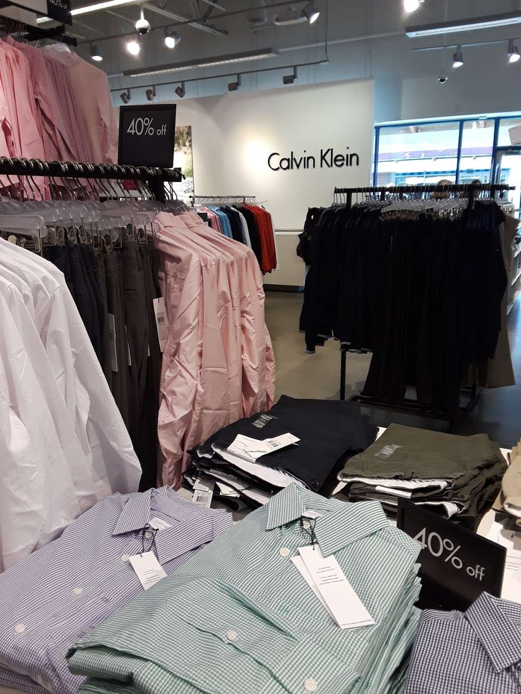 Calvin Klein Outlet | 1 Premium Outlets Boulevard, Suite #390, Wrentham, MA 02093, USA | Phone: (508) 384-1940