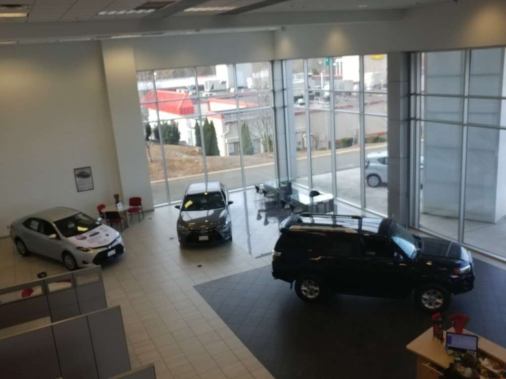 Warrenton Toyota | 6449 Lee Hwy, Warrenton, VA 20187, USA | Phone: (540) 878-4100