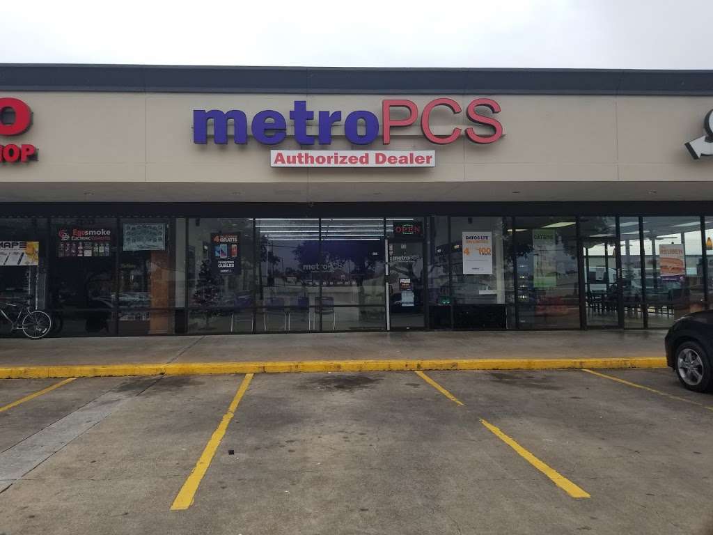 Metro by T-Mobile | 10904 Scarsdale Blvd Suite 150, Houston, TX 77089, USA | Phone: (281) 741-2131