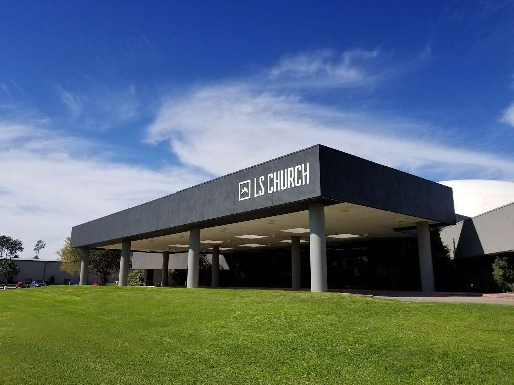 LS Church 8532, 1407 Victory Ln, Alvin, TX 77511