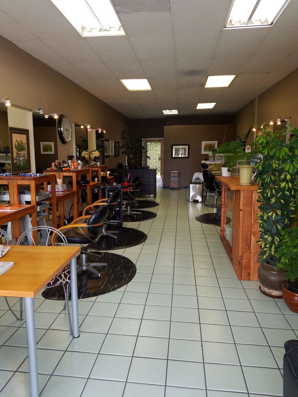 Suwannee K Beauty Salon | 7945 Valley View St, La Palma, CA 90623 | Phone: (714) 522-2771