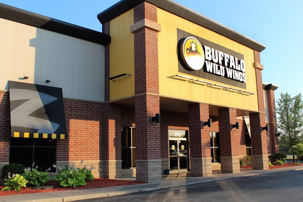 Buffalo Wild Wings | 5519 Coventry Ln, Fort Wayne, IN 46804, USA | Phone: (260) 459-3407