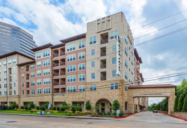 High Point Uptown Apartments | 807 S Post Oak Ln, Houston, TX 77056, USA | Phone: (713) 871-0790