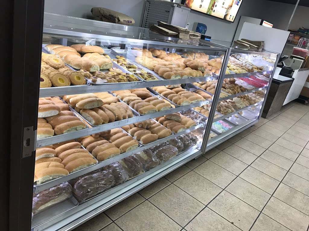 Panaderia Salvadoreña | 3401 E Lake Mead Blvd, North Las Vegas, NV 89030, USA | Phone: (702) 838-7261