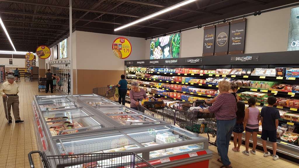 ALDI | 215 S Randall Rd, Elgin, IL 60123, USA | Phone: (855) 955-2534