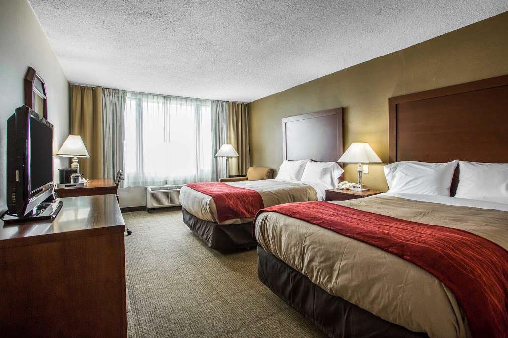 Quality Inn Midway Airport | 7353 S Cicero Ave, Chicago, IL 60629 | Phone: (773) 581-5300