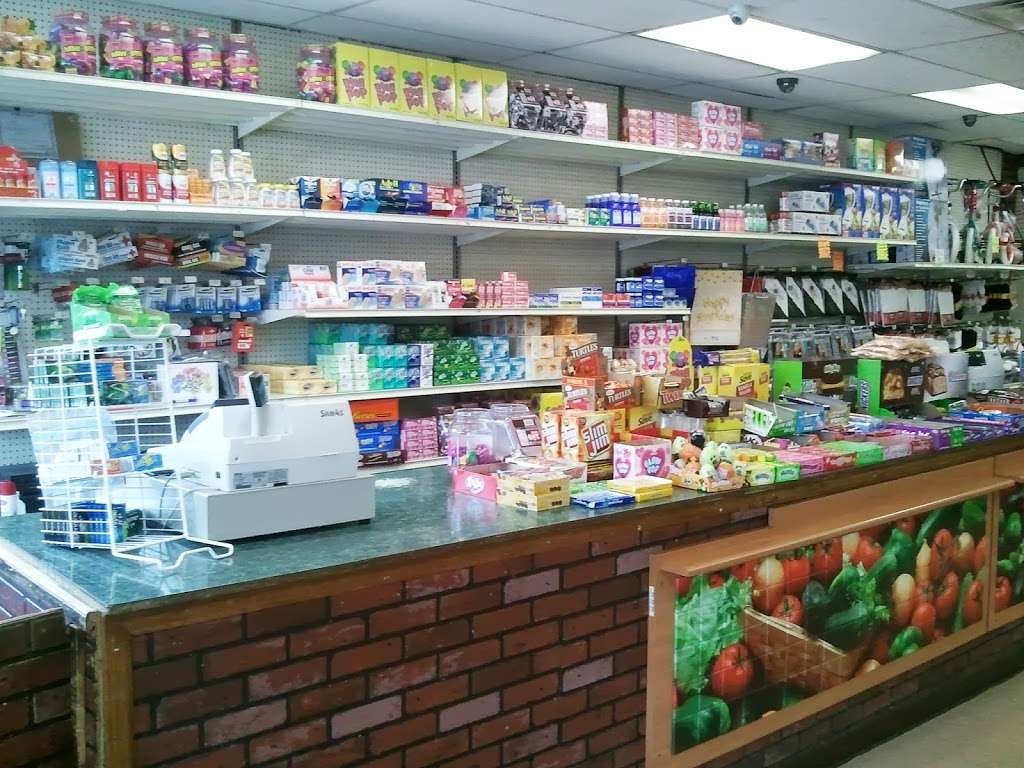 Petes Mart | 1035 W 63rd St, Chicago, IL 60621, USA | Phone: (773) 434-4770