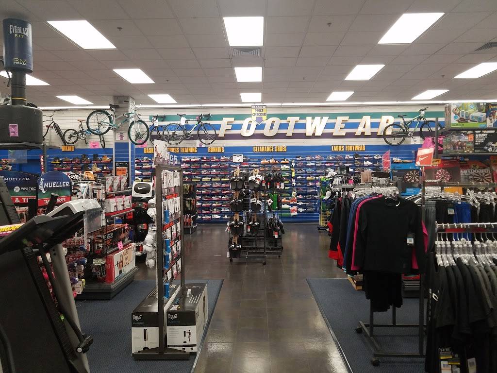 Big 5 Sporting Goods - Fresno | 1544 E Champlain Dr, Fresno, CA 93720, USA | Phone: (559) 434-1788