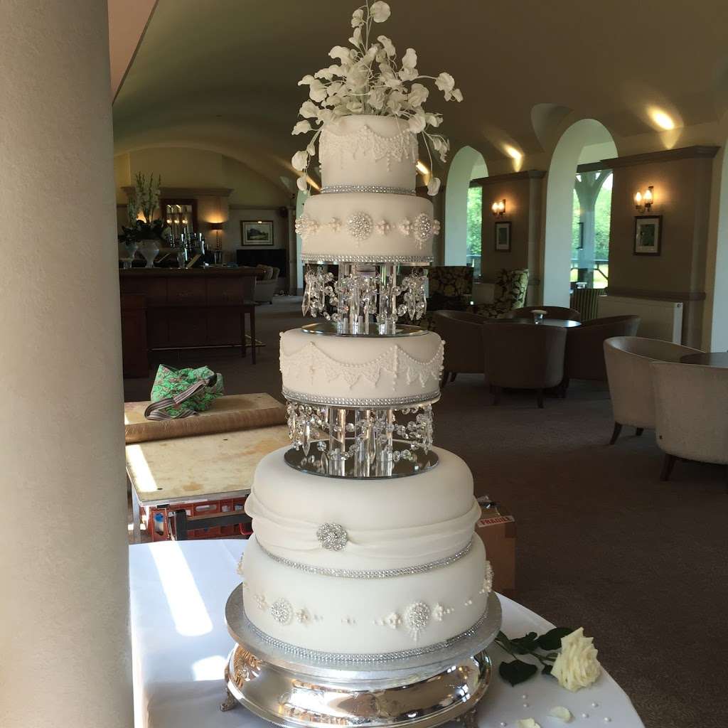 Our Wedding Cakes | Wrotham Rd, Meopham DA13 0QA, UK | Phone: 01474 816659