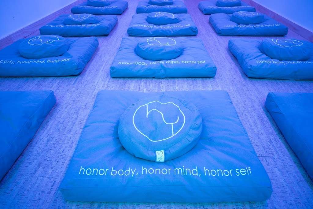 Honor Yoga North Brunswick | 982 Shoppes Blvd, North Brunswick Township, NJ 08902, USA | Phone: (732) 490-1683