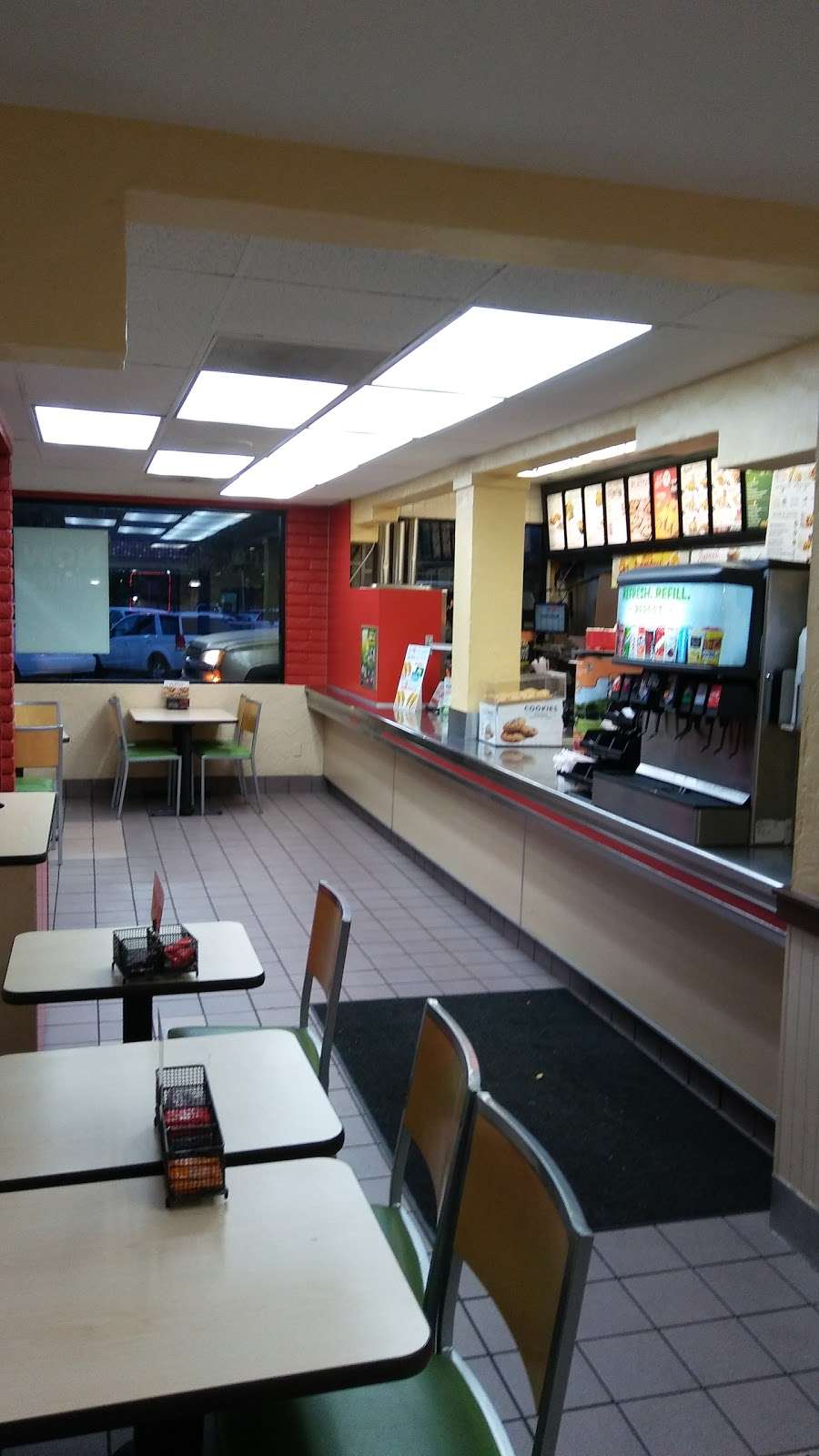 Del Taco | 591 N Ventu Park Rd, Newbury Park, CA 91320, USA | Phone: (805) 499-4439