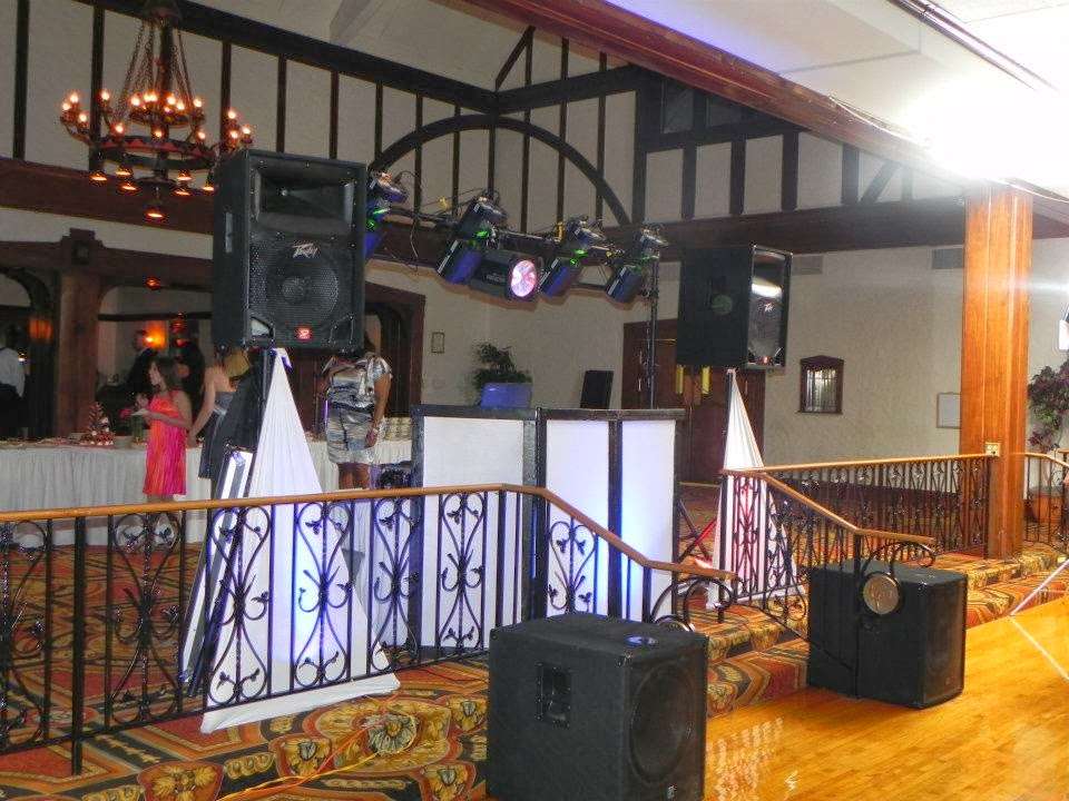 Windy City Dj & Entertainment | 335 Daniel St, Wauconda, IL 60084, USA | Phone: (847) 660-0141