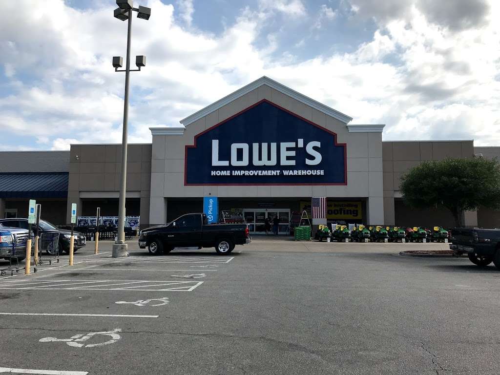 Lowes Home Improvement | 203 SW Loop 410, San Antonio, TX 78245, USA | Phone: (210) 520-8066