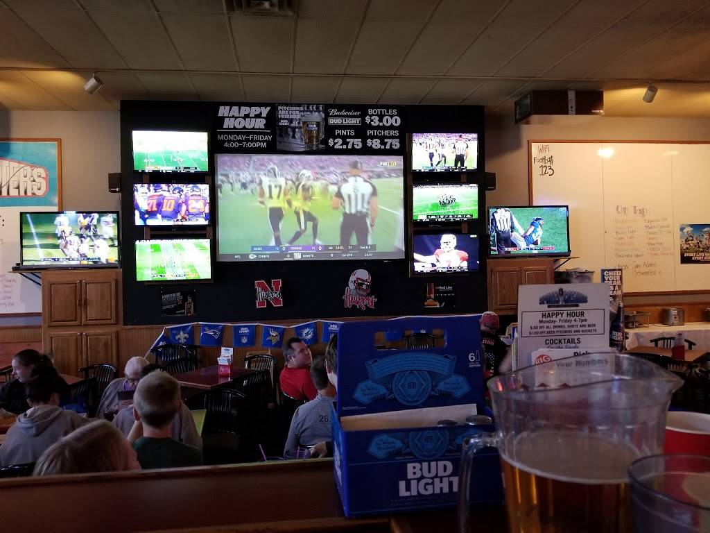 Sportscasters Bar & Grill | 3048 N 70th St, Lincoln, NE 68507, USA | Phone: (402) 466-6679