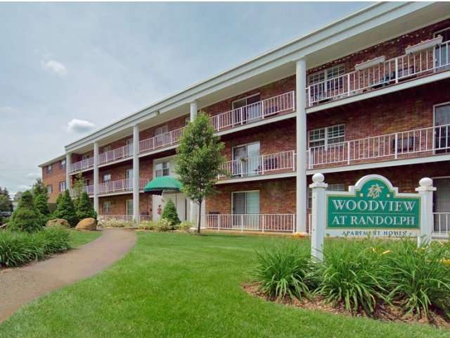 Woodview at Randolph | 33 Highland Glen Dr #106, Randolph, MA 02368 | Phone: (781) 963-9227