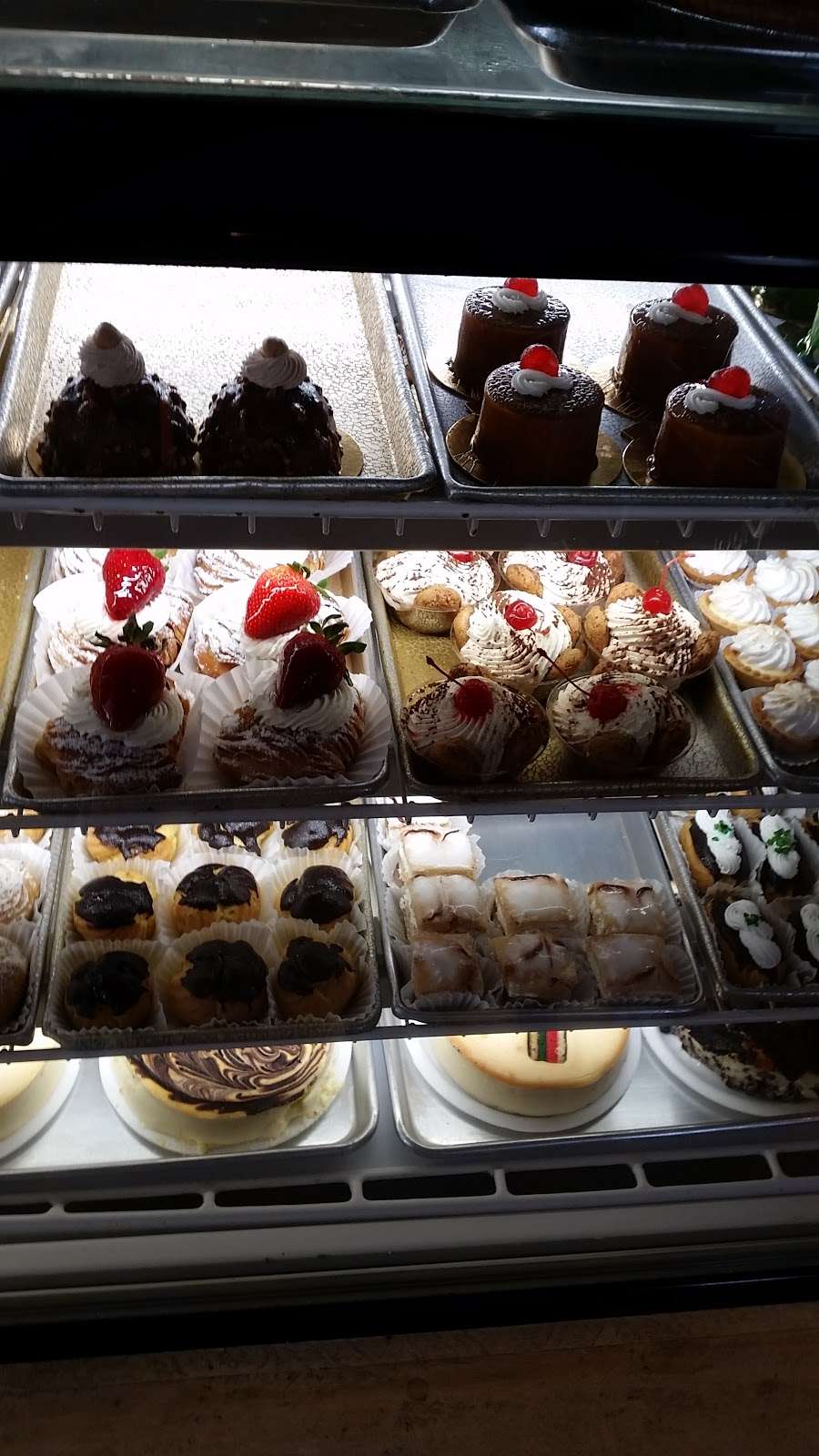 Belli Baci Bakery | 7358 Amboy Rd, Staten Island, NY 10307 | Phone: (718) 984-5233