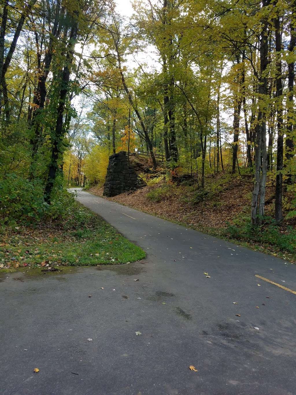 Rail Trail Access Path | Hudson, MA 01749, USA