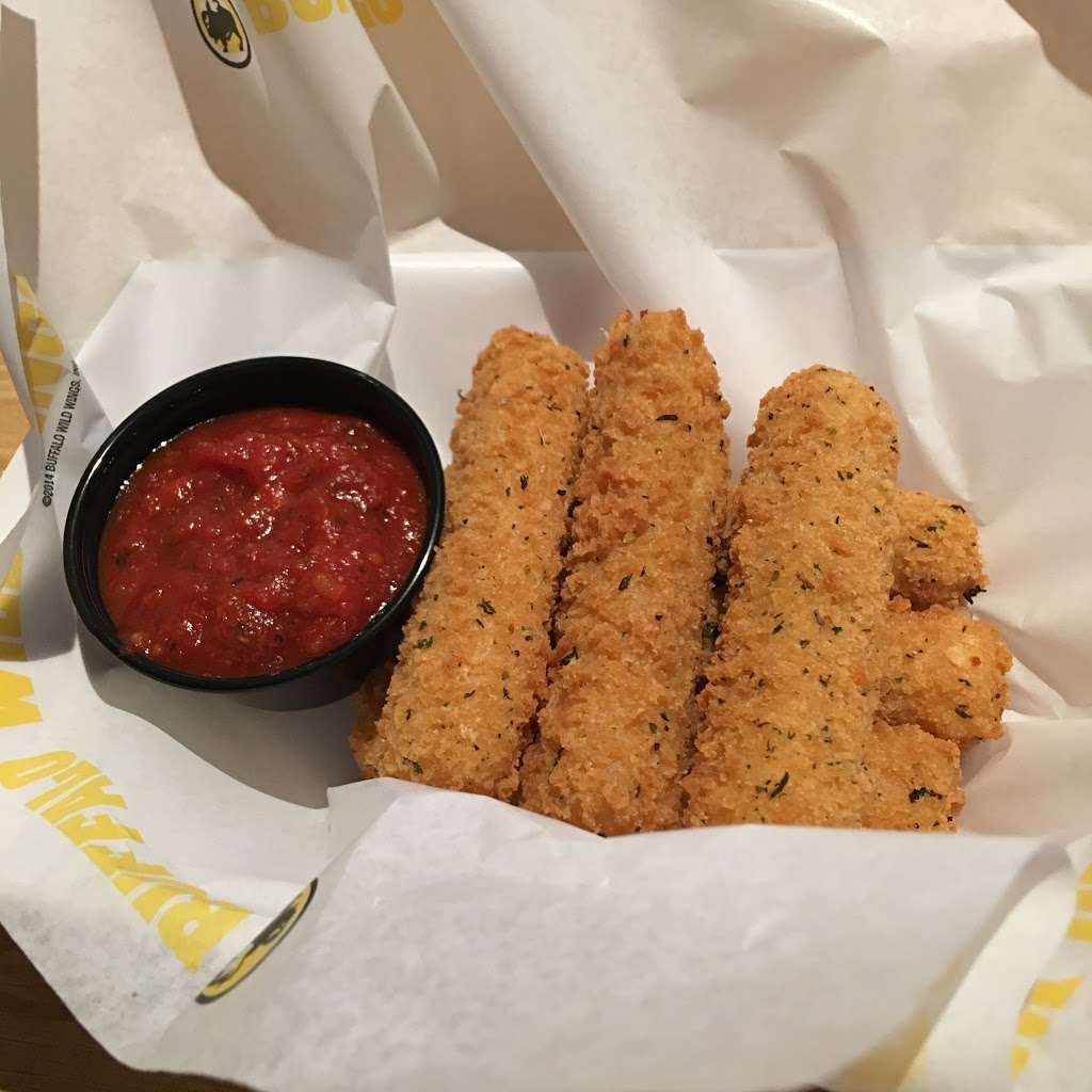 Buffalo Wild Wings | 10436 Town Center Dr #100, Westminster, CO 80021 | Phone: (303) 465-2999