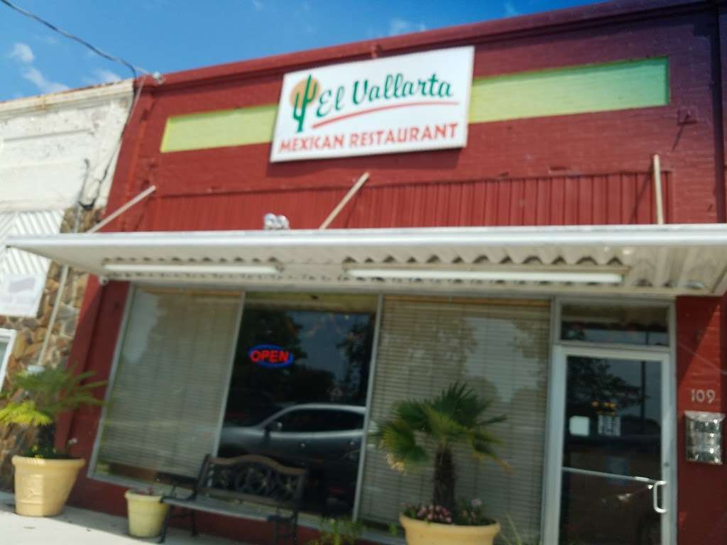 El Vallarta | 109 E Union St, Marshville, NC 28103, USA | Phone: (704) 624-3248