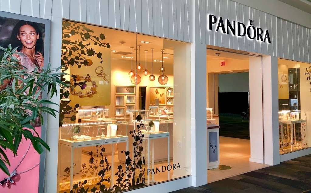 Pandora | 2800 N Terminal Rd B1-112A, Houston, TX 77032, USA | Phone: (281) 214-4071