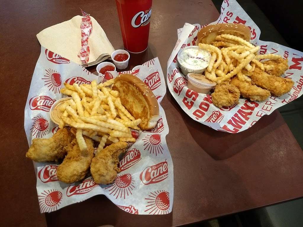 Raising Canes Chicken Fingers | 7925 Pat Booker Rd, Live Oak, TX 78233, USA | Phone: (210) 646-0021