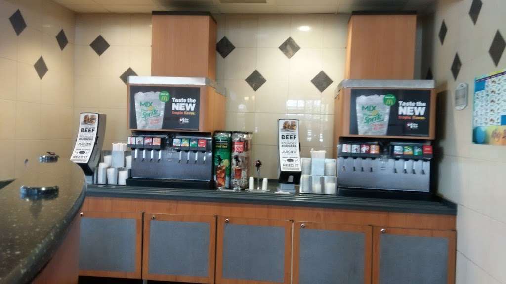 McDonalds | 305 S Neltnor Blvd, West Chicago, IL 60185, USA | Phone: (630) 231-1999