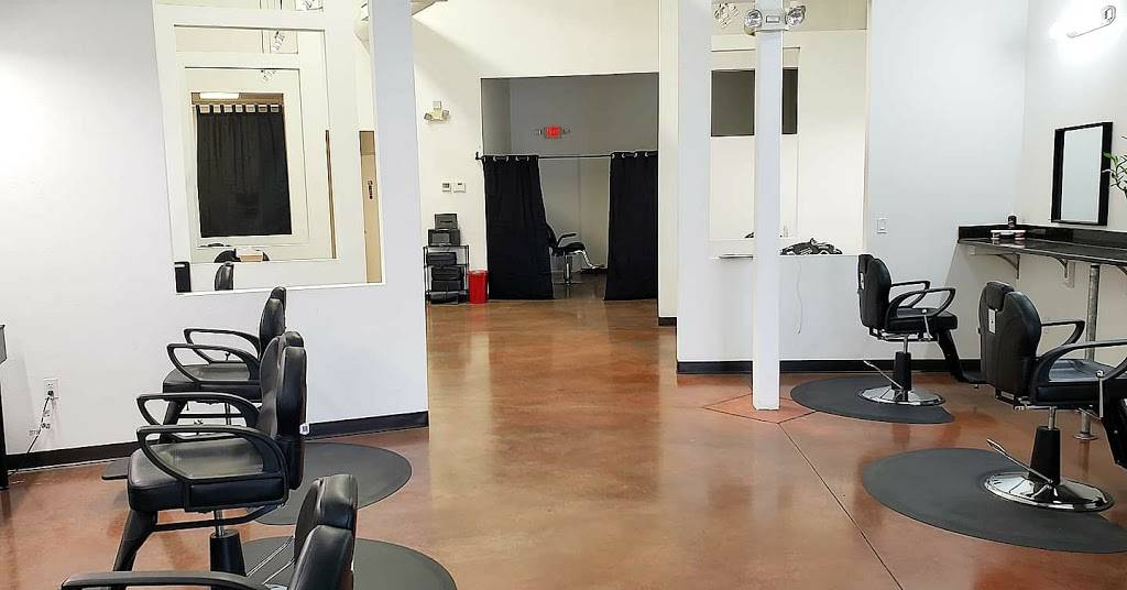 Evelinas Barbershop | 1596 W Orange Blossom Trail, Apopka, FL 32712, USA | Phone: (321) 662-3367