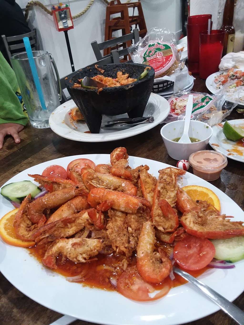 Mariscos El Vallartazo | 1939 Franciscan Way, West Chicago, IL 60185 | Phone: (630) 562-8730