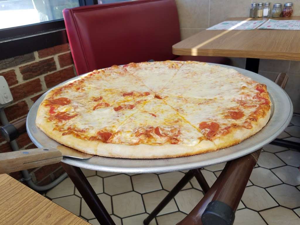 Pizza Como | 501 State St, Hamburg, PA 19526, USA | Phone: (610) 562-5009