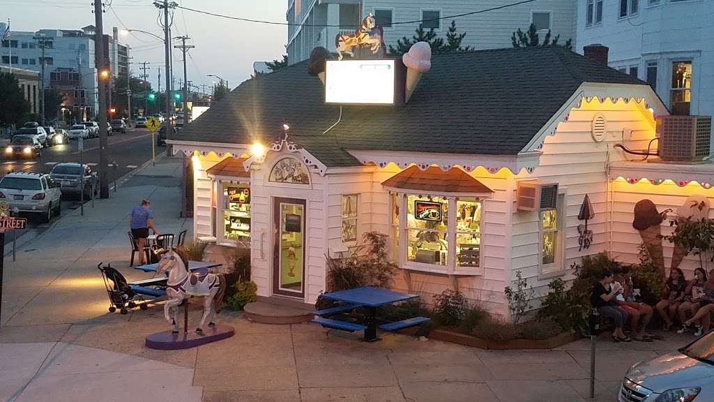 Hobby Horse Ice Cream Parlor & Cafe | 800 Ocean Ave, Ocean City, NJ 08226, USA | Phone: (609) 399-1214